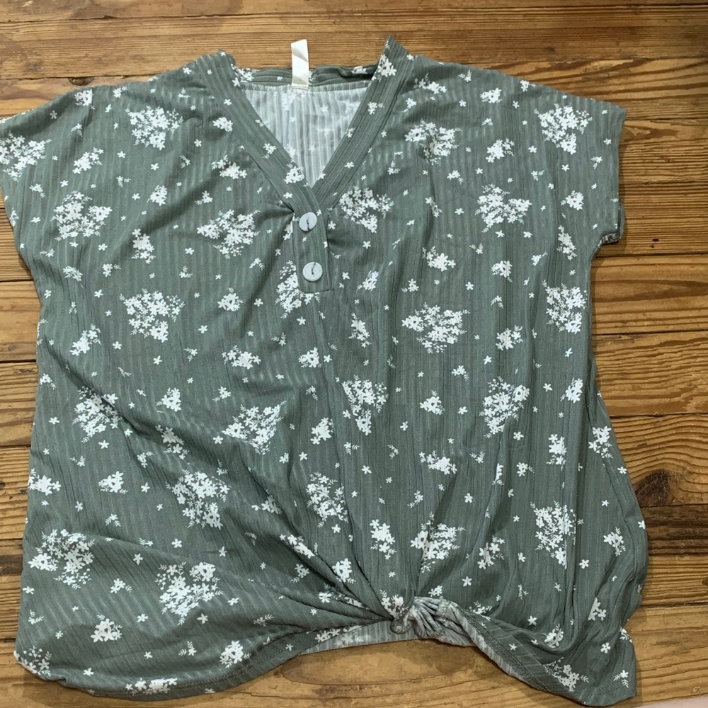 Vanilla Bay Green Floral Knot-Front Blouse
